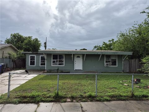 Photo of 914 Susan Drive, Corpus Christi, TX 78412 (MLS # 474749)