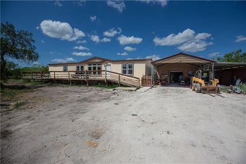 A home in Orange Grove