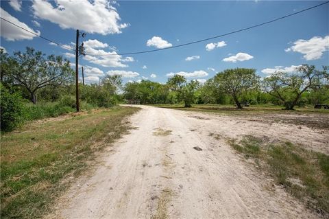 A home in Orange Grove