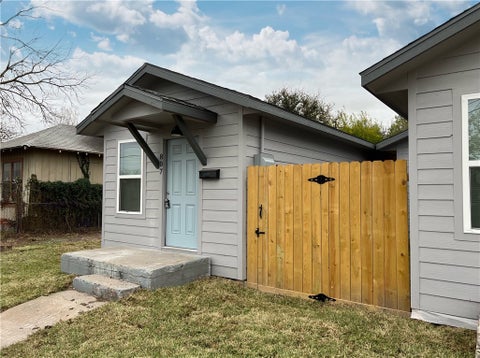 Tiny photo for 803 18th Street, Corpus Christi, TX 78405 (MLS # 481850)