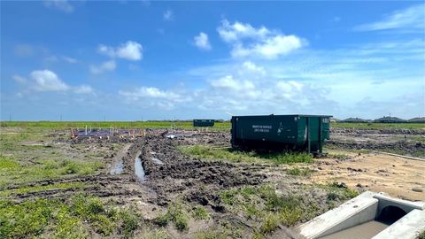 Photo of 818 Fisher's Island, Corpus Christi, TX 78415 (MLS # 477151)