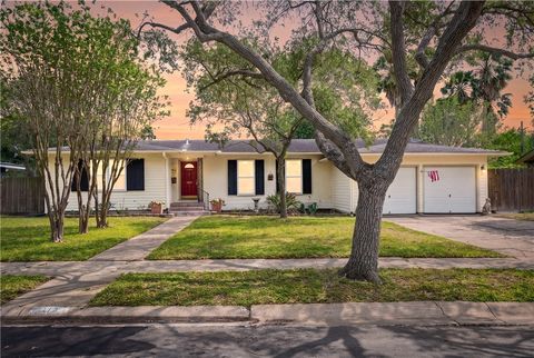 Photo of 617 Grant Place, Corpus Christi, TX 78411 (MLS # 474912)
