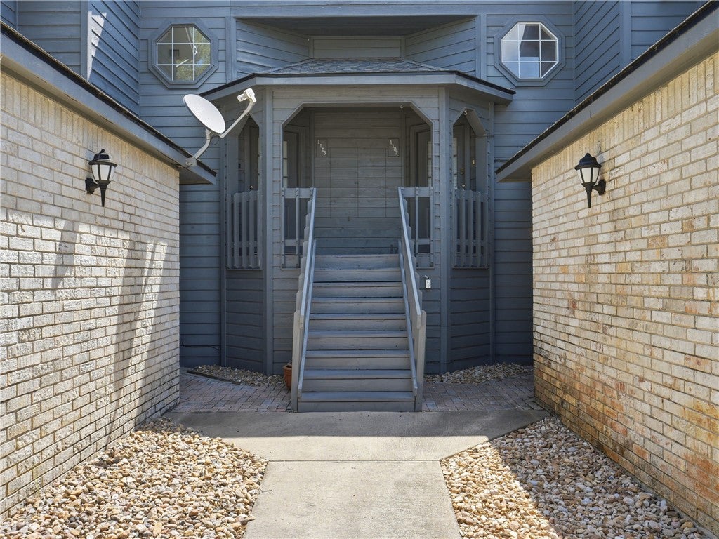 210 Oak Bay Street 1102