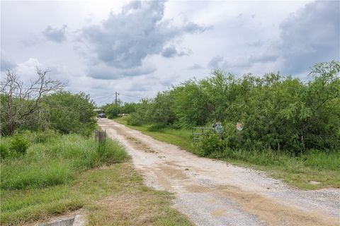 A home in Orange Grove