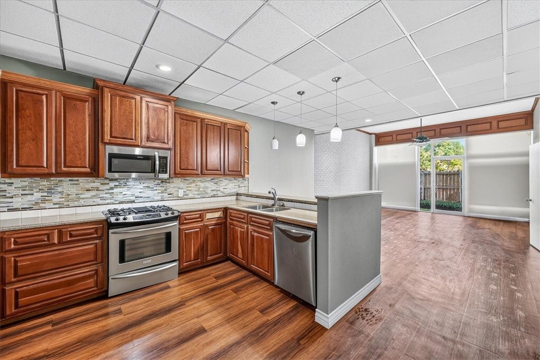 4600 Ocean Drive 104