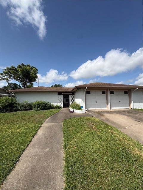 Photo of 4633 Sheffield LN, Corpus Christi, TX 78411 (MLS # 479706)