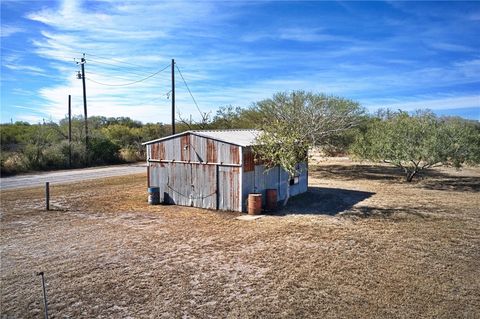 A home in Orange Grove