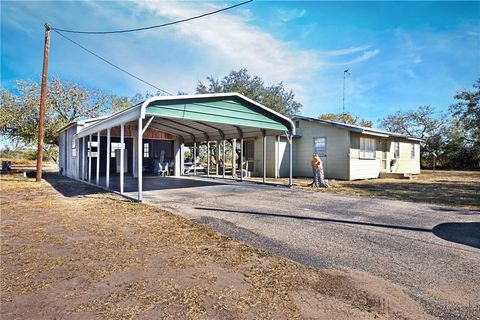 A home in Orange Grove