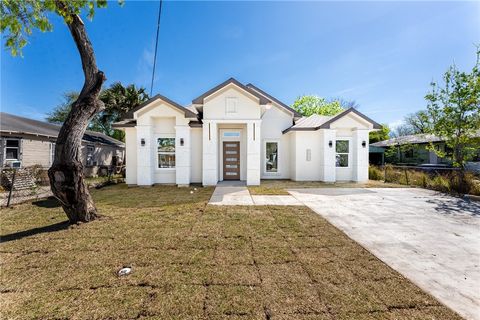 Photo of 318 Cheyenne Street, Corpus Christi, TX 78405 (MLS # 473838)