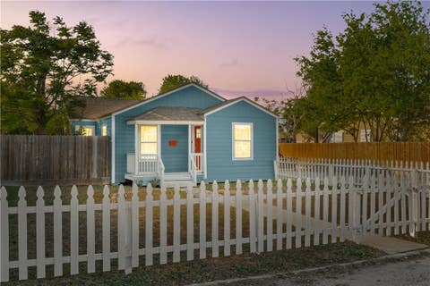 Photo of 1225 Logan Avenue, Corpus Christi, TX 78404 (MLS # 477549)