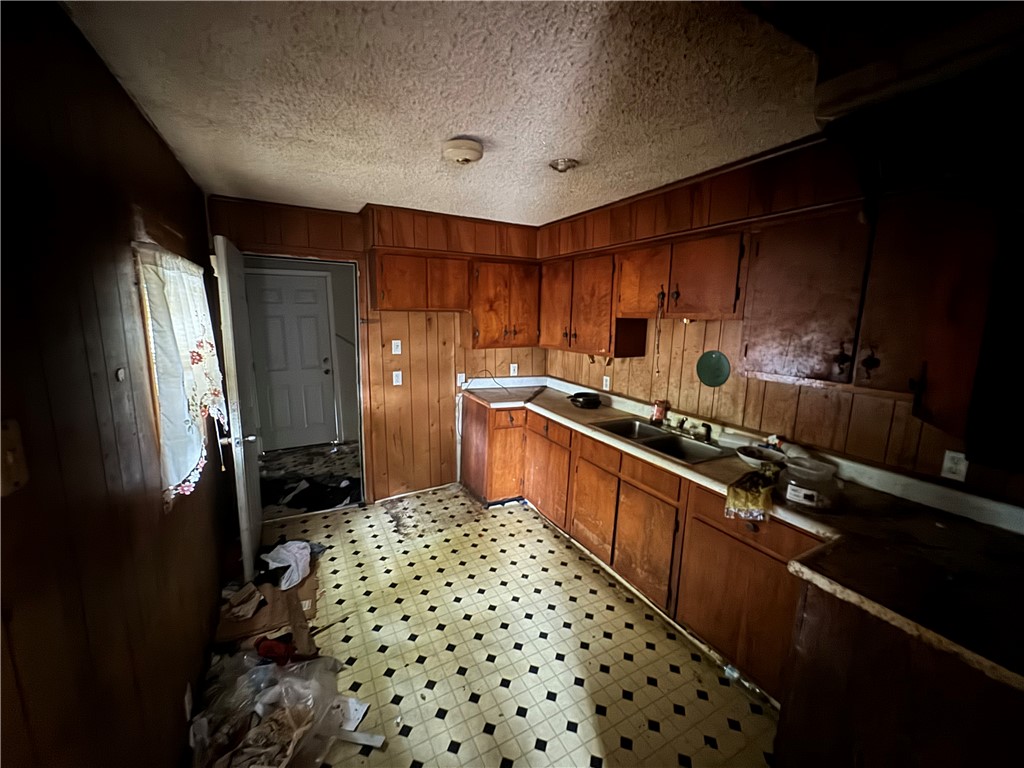 Photo 4 of 16 of 4646 Valdez Drive house