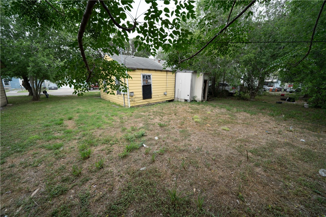 Photo 14 of 16 of 4646 Valdez Drive house