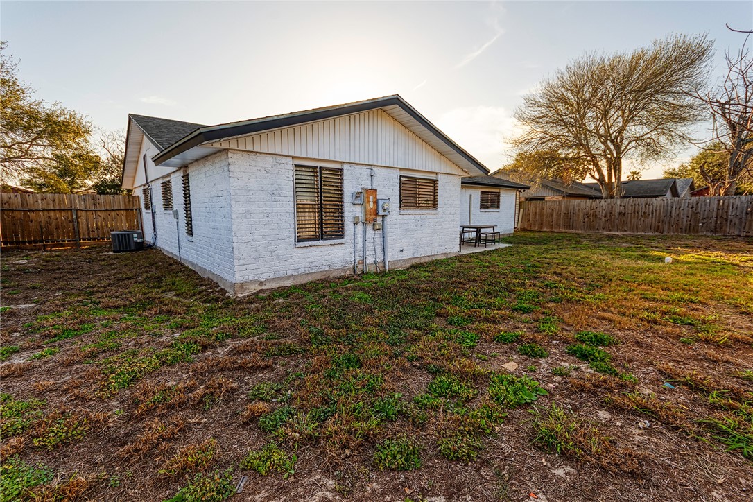 Corpus Christi, Texas 78418, United States, 4 Bedrooms Bedrooms, ,2 BathroomsBathrooms,Residential,Pending,80319