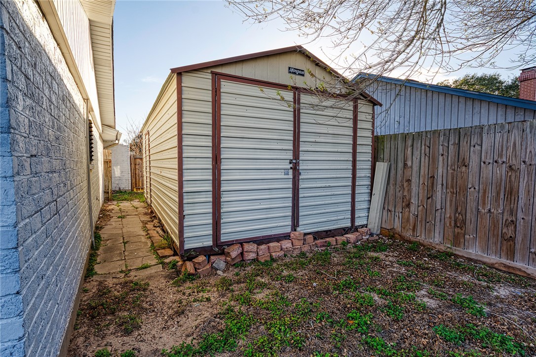 Corpus Christi, Texas 78418, United States, 4 Bedrooms Bedrooms, ,2 BathroomsBathrooms,Residential,Pending,80319