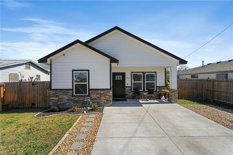 Photo of 3018 Washington Street, Corpus Christi, TX 78405 (MLS # 471736)