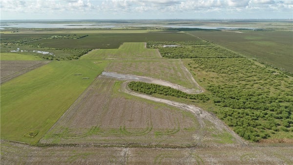 196 VEGA RD, BAYSIDE, TX 78340 - Image 3746f4080dfe7f8eb02f0ff3388e20ac/433794169