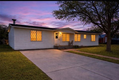 Photo of 409 E Wildwood Drive, Corpus Christi, TX 78410 (MLS # 472744)