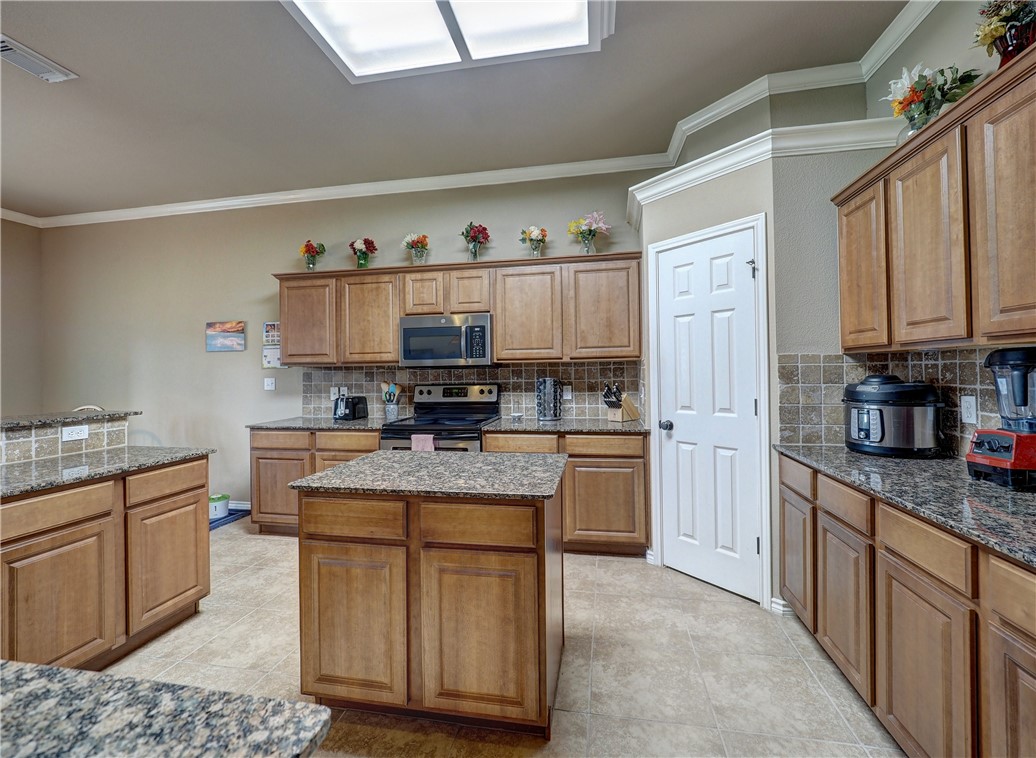 Corpus Christi, Texas 78414, United States, 4 Bedrooms Bedrooms, ,3 BathroomsBathrooms,Residential,Pending,120521