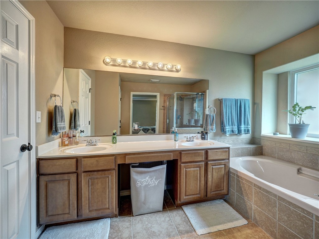 Corpus Christi, Texas 78414, United States, 4 Bedrooms Bedrooms, ,3 BathroomsBathrooms,Residential,Pending,120521