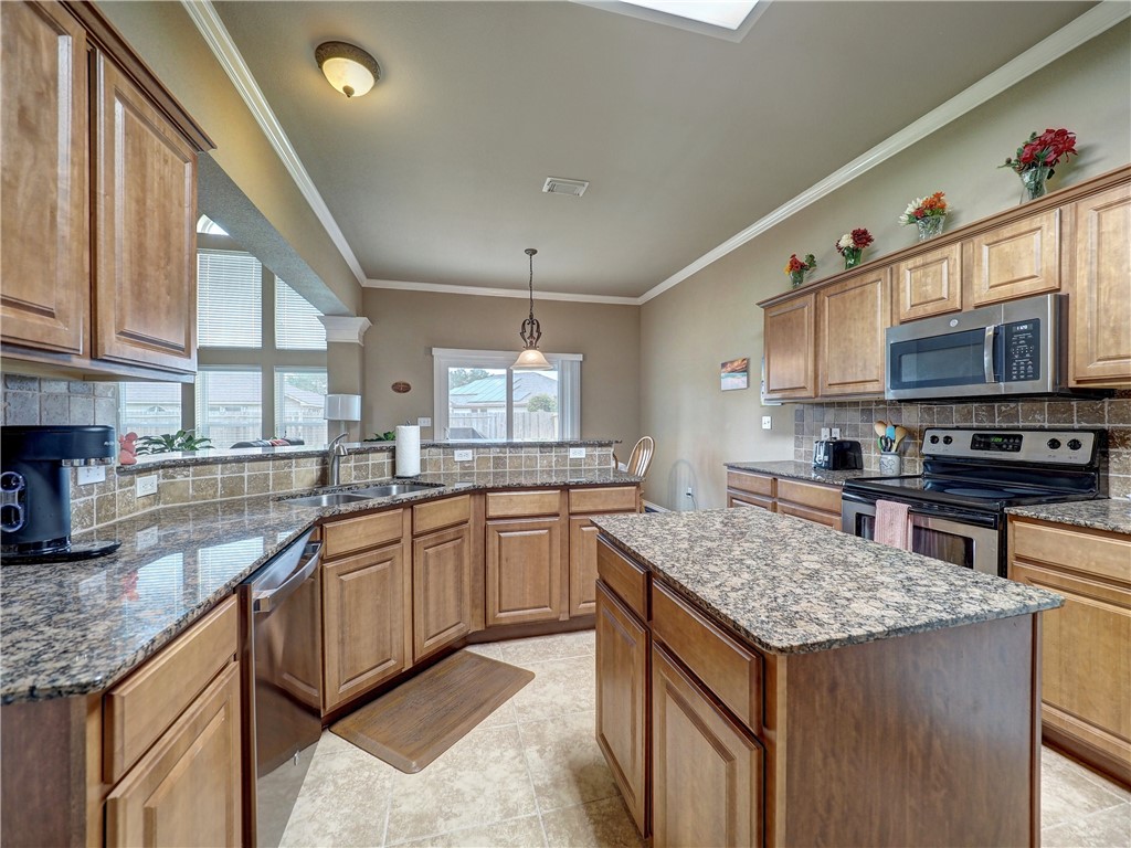 Corpus Christi, Texas 78414, United States, 4 Bedrooms Bedrooms, ,3 BathroomsBathrooms,Residential,Pending,120521