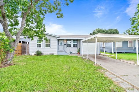 Photo of 949 Bobalo Drive, Corpus Christi, TX 78412 (MLS # 477683)