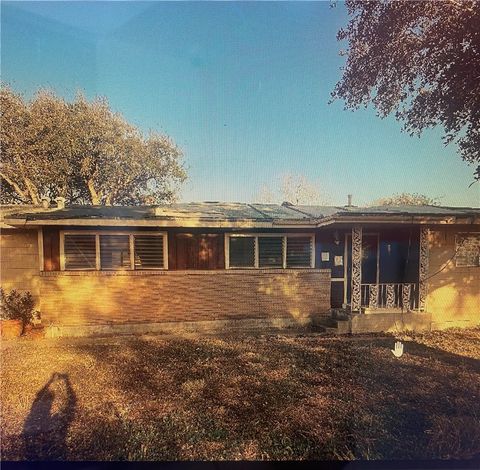 Photo of 717 W Wildwood Drive, Corpus Christi, TX 78410 (MLS # 472673)