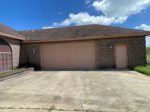 A home in Hebbronville