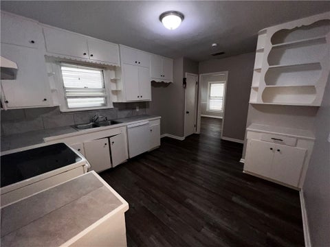 Tiny photo for 3301 Austin Street, Corpus Christi, TX 78411 (MLS # 481822)