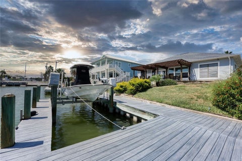 Tiny photo for 105 Windjammer Street, Rockport, TX 78382 (MLS # 480427)