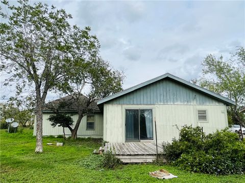 A home in Orange Grove