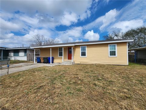 Photo of 1626 Birch Place, Corpus Christi, TX 78416 (MLS # 470837)