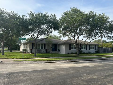 Photo of 129 Rainbow Lane, Corpus Christi, TX 78411 (MLS # 474229)