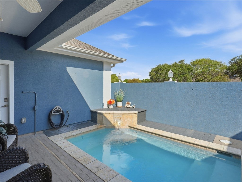 113 Cedar Ridge Drive