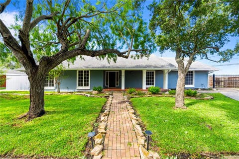 Photo of 2 Camden Place, Corpus Christi, TX 78412 (MLS # 476852)