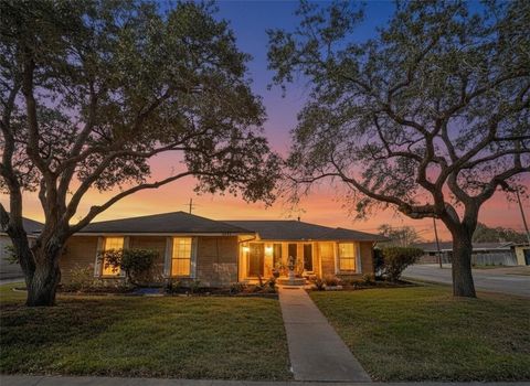 Photo of 1102 Delta, Corpus Christi, TX 78412 (MLS # 471266)