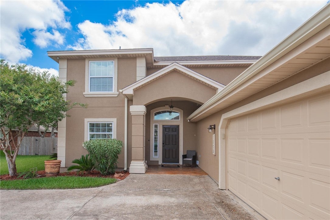 1802 AMOS Court