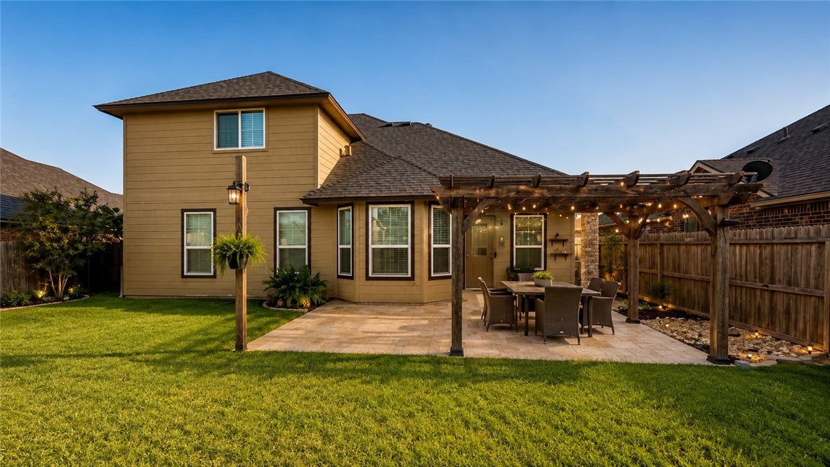 2221 Mendocino Drive