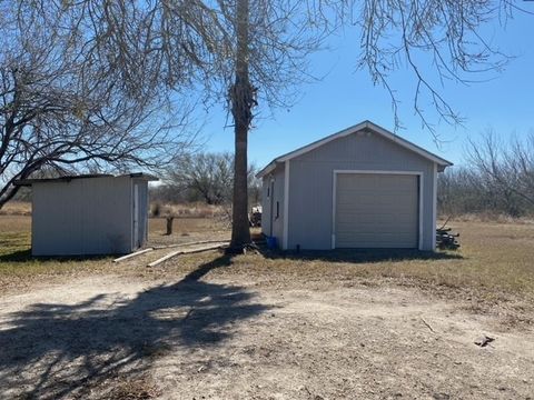 A home in Orange Grove