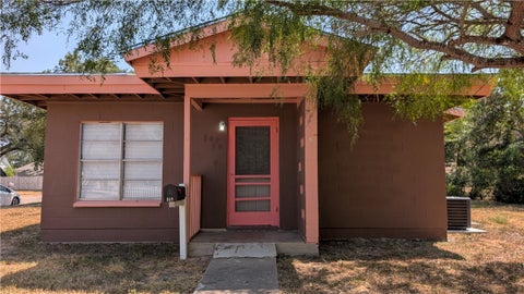 Photo of 315 N 3rd Street, Kingsville, TX 78363 (MLS # 481939)