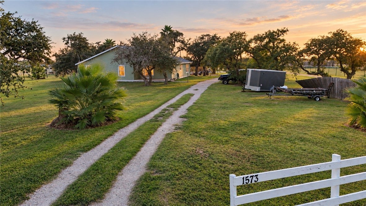 1573 Fm 1781