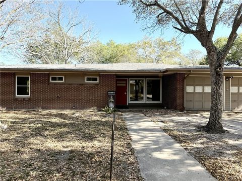 Photo of 525 Grant Place, Corpus Christi, TX 78411 (MLS # 473945)