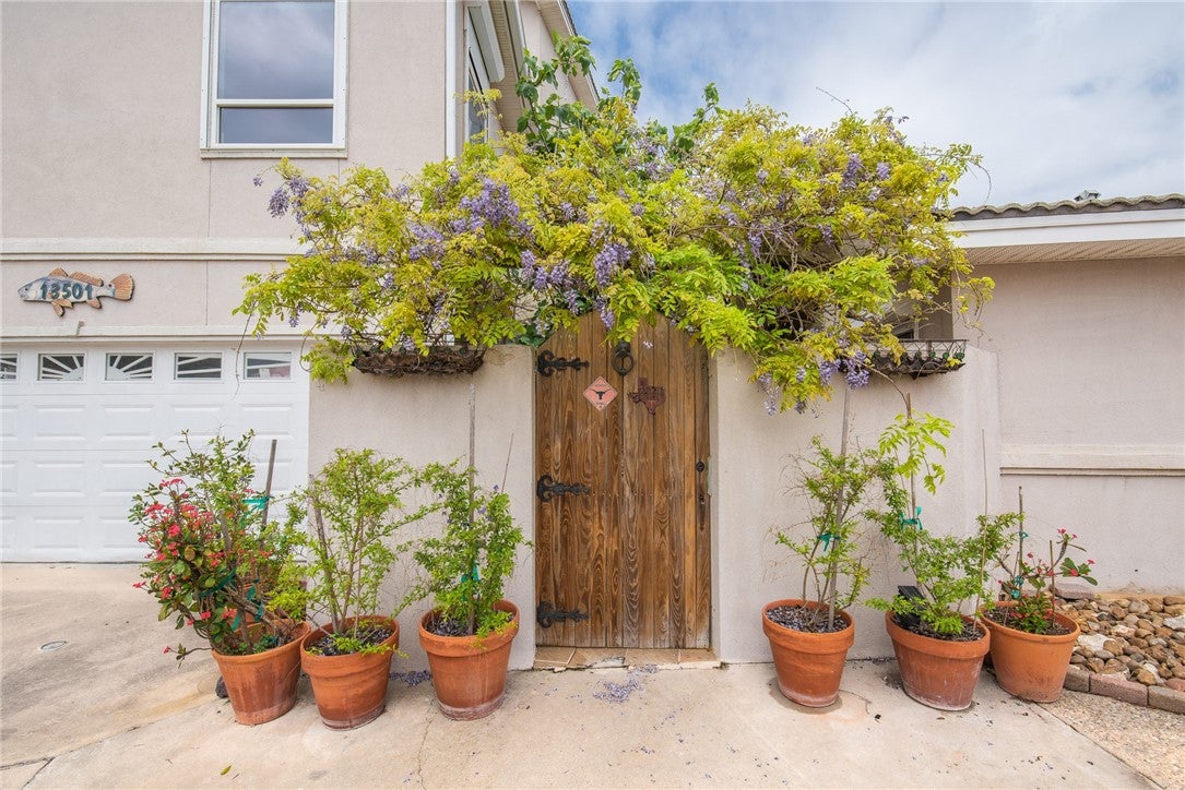 13501 QUEEN JOHANNA Court