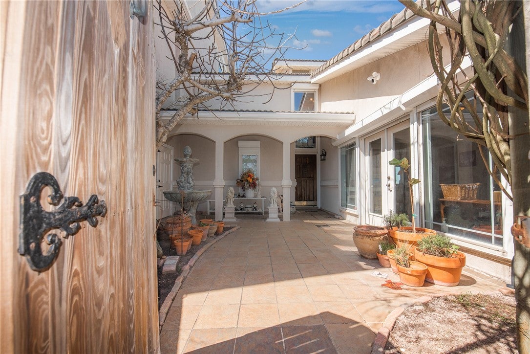 13501 QUEEN JOHANNA Court