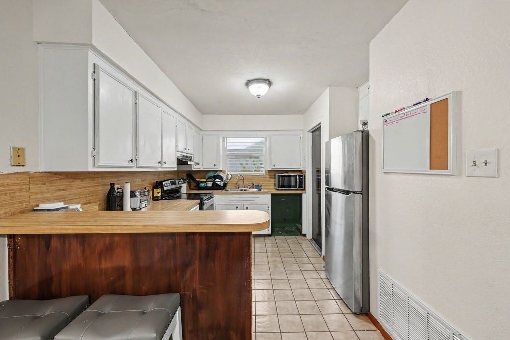 2721 Allencrest Drive