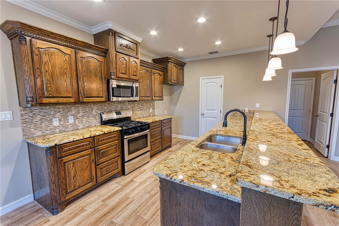 Corpus Christi, Texas 78414, United States, 4 Bedrooms Bedrooms, ,3 BathroomsBathrooms,Residential,Pending,39506