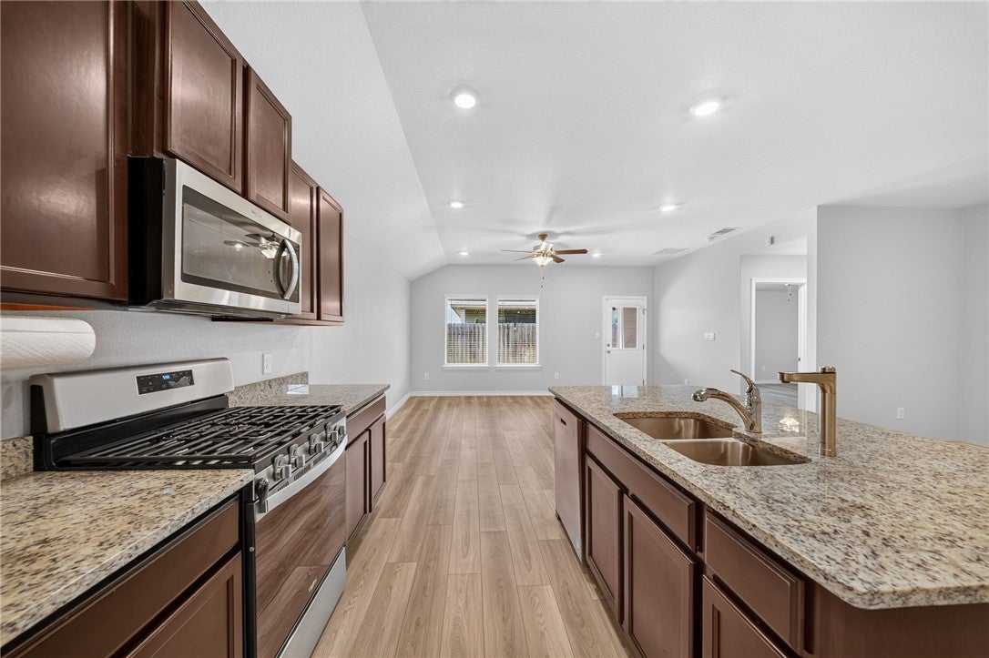 2326 Delightful