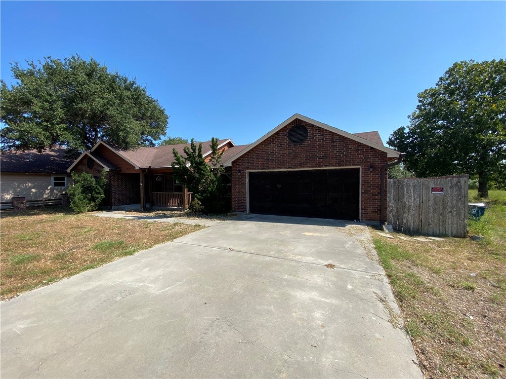 2261 Baywood