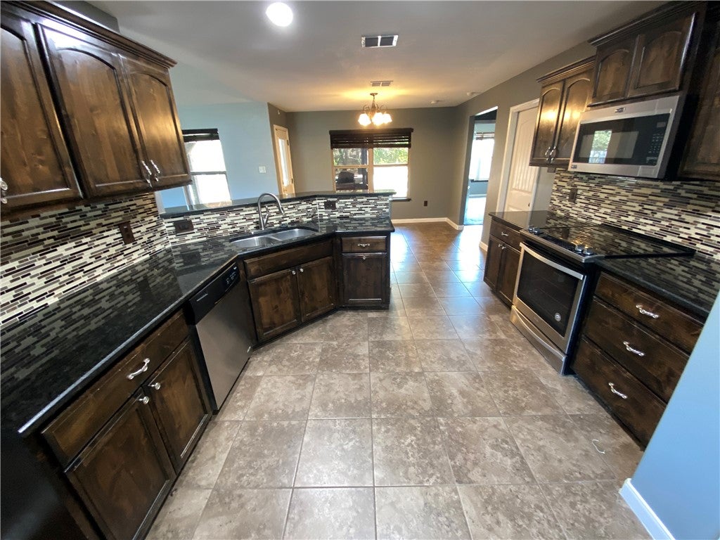 2261 Baywood