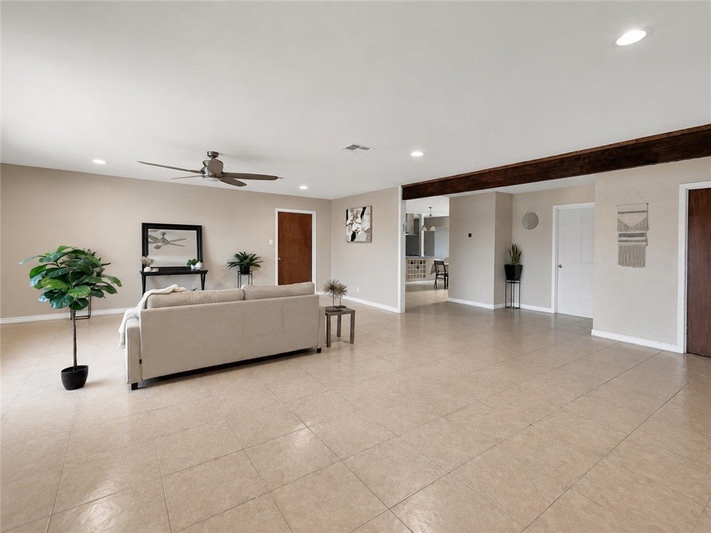 3032 HWY N 281