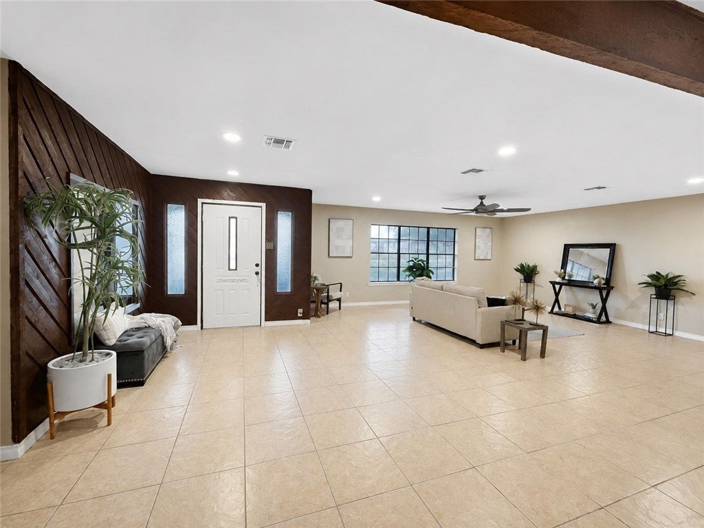 3032 HWY N 281